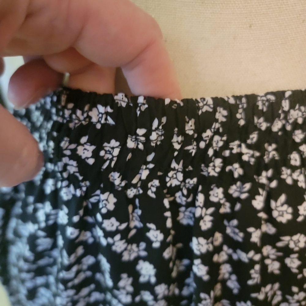 NWOT Floral Black and White Skirt - Picture 2 of 4